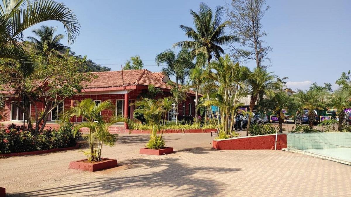Whispering Woods Resort Lonavala Exterior photo